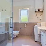 Gorgeous In Apartment *