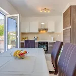 Apartment Gorgeous In *