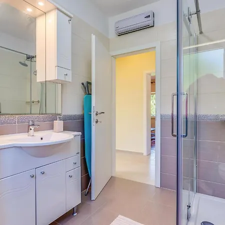 Stunning In With Kitchen * Tribalj (Primorsko-Goranska)