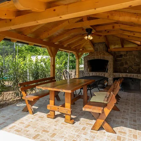 Stunning In With Kitchen Appartamento Tribalj (Primorsko-Goranska)