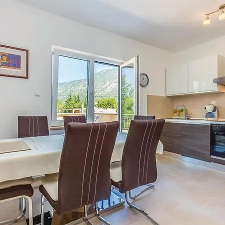 Stunning In With Kitchen *