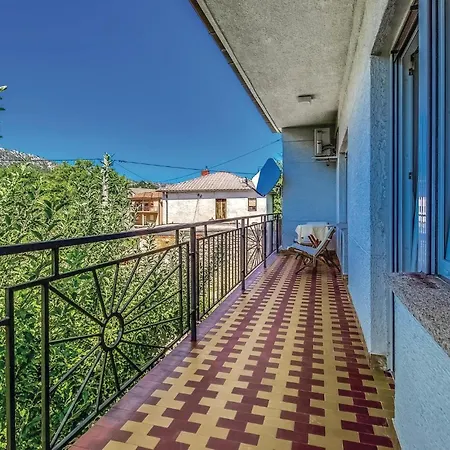 Stunning In With Kitchen *