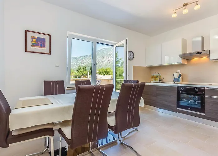 2 Bedroom Gorgeous In *