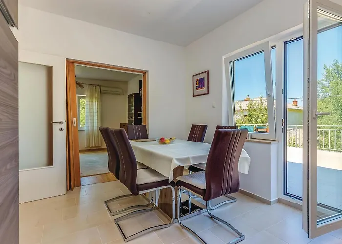 公寓 2 Bedroom Gorgeous In