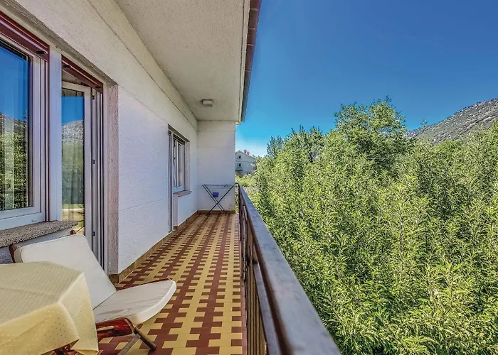 2 Bedroom Gorgeous In * Tribalj (Primorsko-Goranska)
