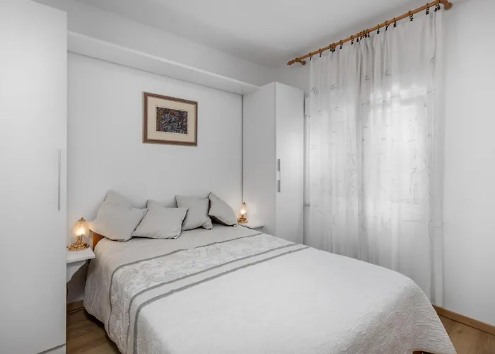 2 Bedroom Gorgeous In 公寓 Tribalj (Primorsko-Goranska)